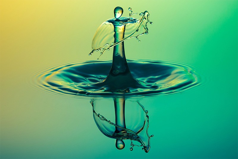 Tanzende Wassertropfen